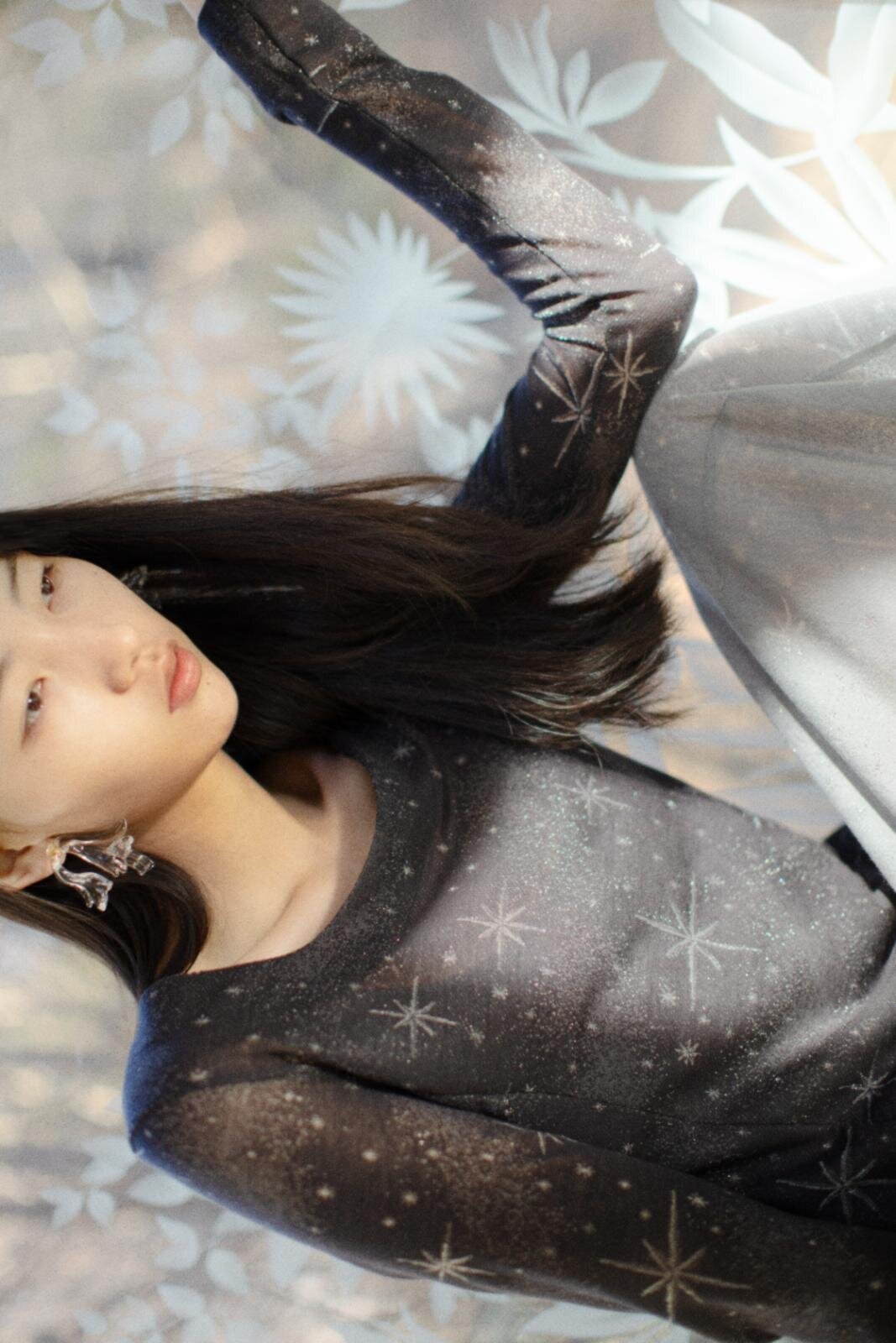 スターリー ジャージー スクエア ネック シアー トップ 29,700円 ※限定カラー(ブラック) Photography: Sophie Isogai