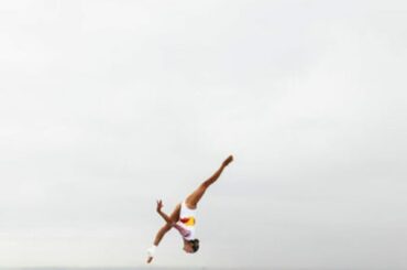 リンメル ロンドン、体操選手リリー・スミスを起用　新マスカラ『スリル シーカー』の発売に合わせて - FashionNetwork 日本