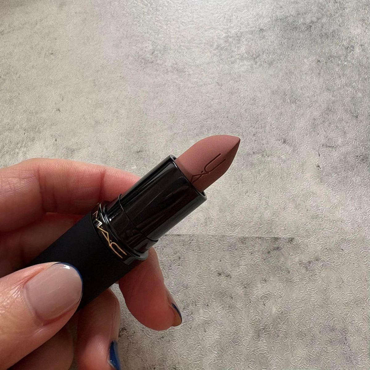 M·A·C新作『パウダー キス ヘイジー』が優秀!テクいらずでおしゃれな春のマットリップ♡【BEAUTY BUZZ】 | TRILL【トリル】 M·A·C新作『パウダー キス ヘイジー』が優秀!テクいらずでおしゃれな春のマットリップ♡【BEAUTY BUZZ】 | TRILL【トリル】