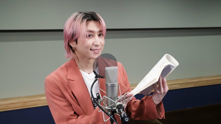 「もっと自分に酔って」Snow Man・佐久間大介『ハイスクール!奇面組』のディレクションに困惑&納得!関智一ら名声優のアドリブ合戦に圧倒の現場エピソードも