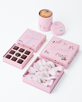 【ロエベ】可愛いスイーツも揃う、日本最大の「カサロエベ銀座」。新店舗の魅力と注目の新作コラボアイテムは？_img4