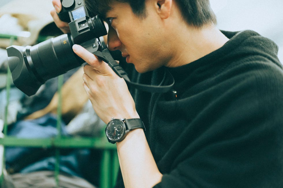 カメラを構える山田裕貴
