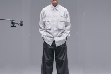 meanswhile 26SS LOOKが公開。1月24日よりデリバリー開始