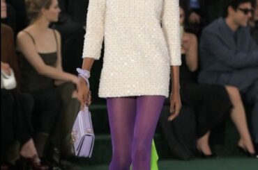 タイツが主役　足元に仕込む冬の最新ムード