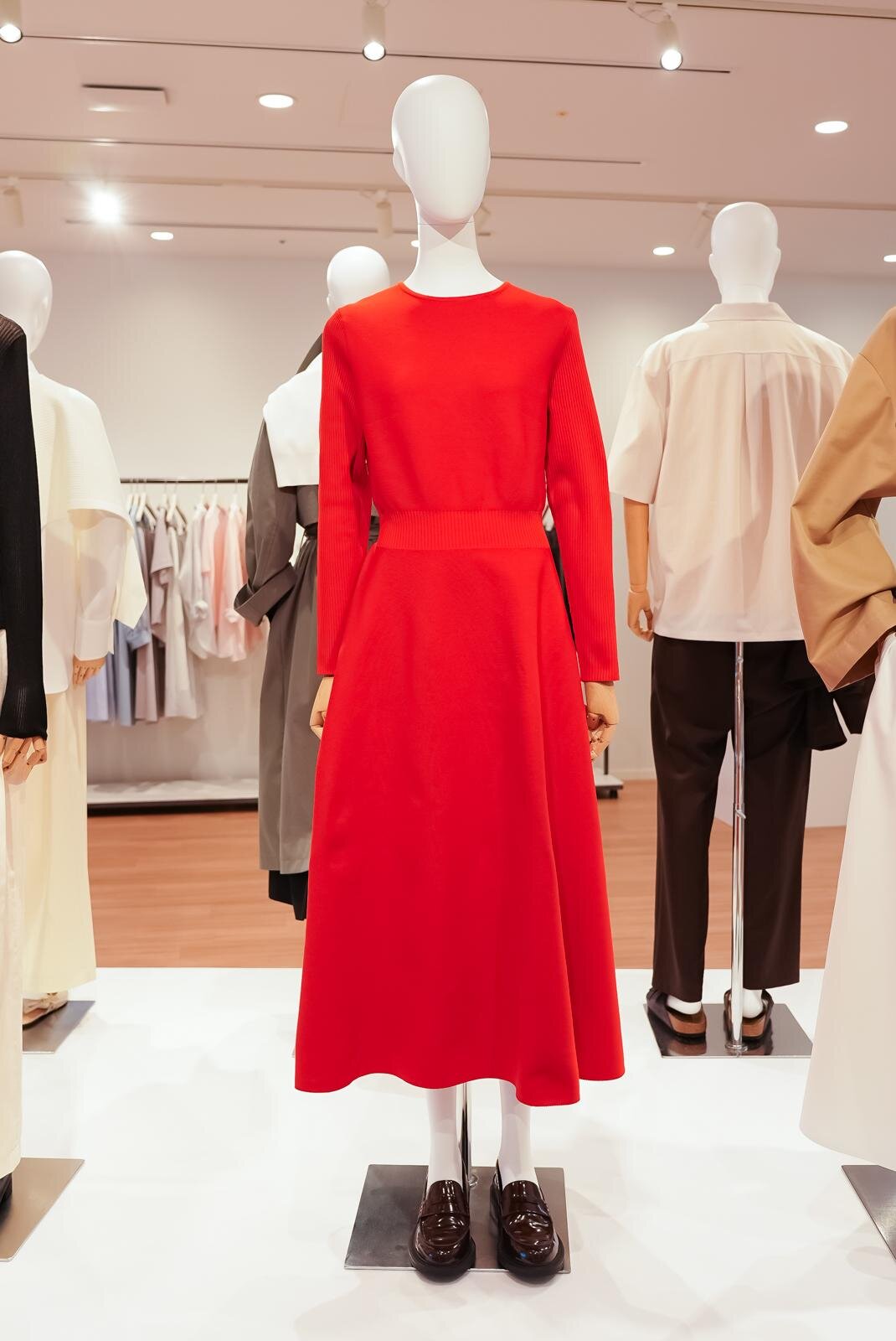 ホールガーメント フレアニットワンピース 15,000円