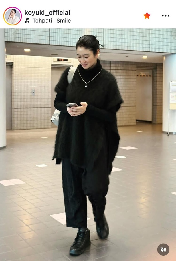 【写真】帰り際の「メイクオフ」が眩しい…小雪、ブラックで統一の「私服」コーデ