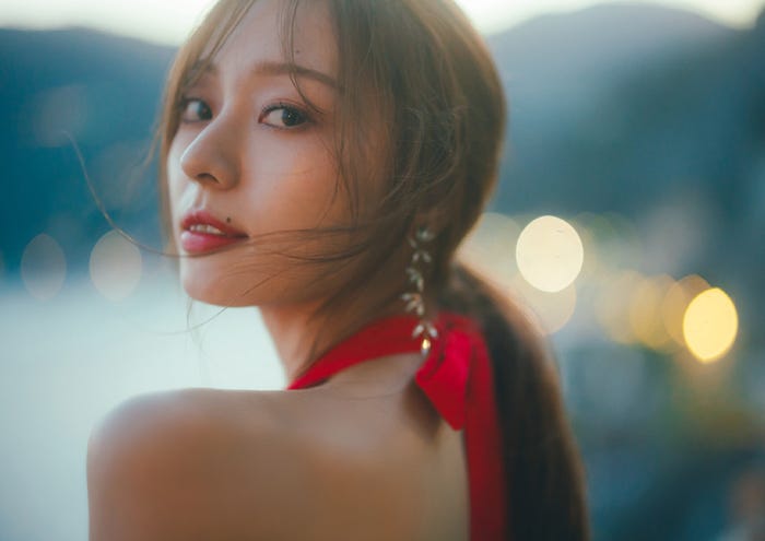 梅澤美波 2nd写真集「透明な覚悟」／撮影：東京祐