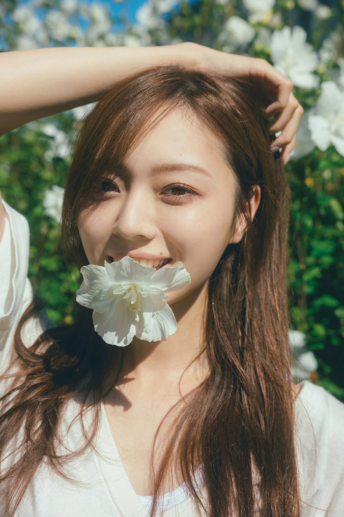 梅澤美波 2nd写真集「透明な覚悟」／撮影：東京祐