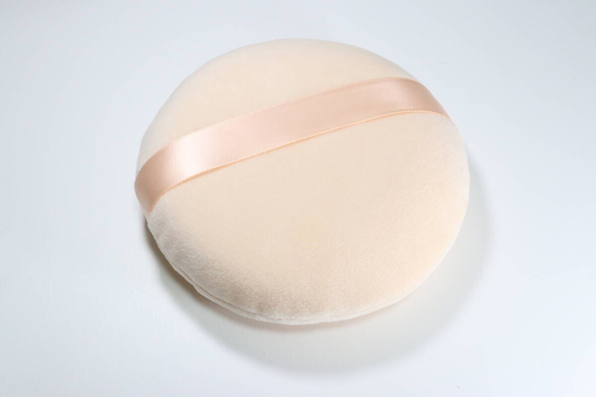 ダイソー　ビッグパフ　メイク