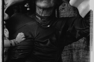 Bunkamura ザ・ミュージアム現展示室で行われる最後の展覧会『高木由利子 写真展 Threads of Beauty 1995-2025 ― 時をまとい、風をまとう。』3月10日から