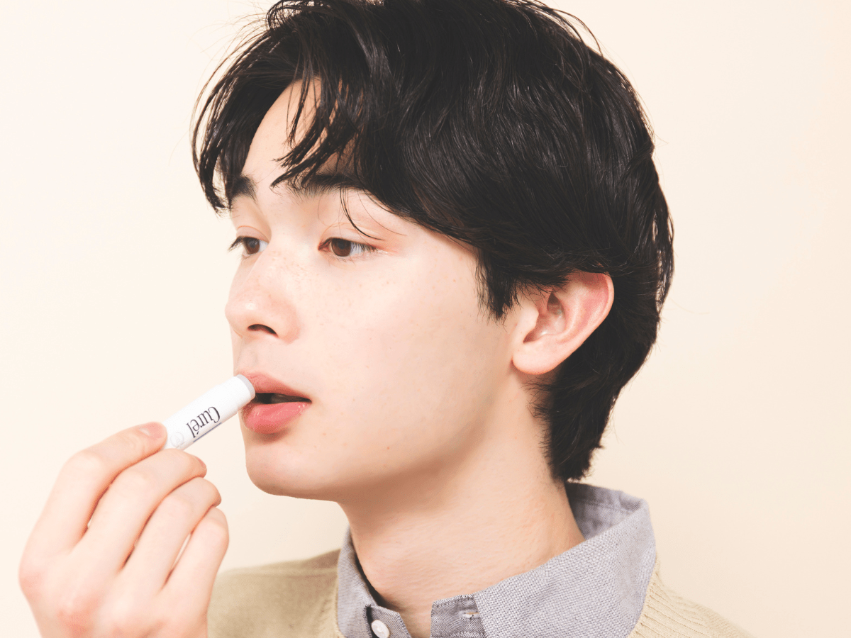 リップの塗り方　横に塗る