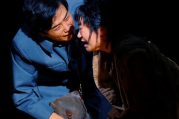 山崎豊子原作『大地の子』舞台化　井上芳雄×奈緒×上白石萌歌が熱演　明治座『大地の子』公開ゲネプロ