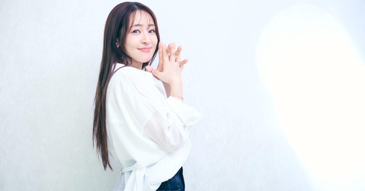 大沢あかね「整形級の美人化」を叶えた美容メソッドを公開 | GOETHE 大沢あかね「整形級の美人化」を叶えた美容メソッドを公開 | GOETHE