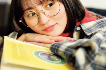 乃木坂46遠藤さくら、『サンデー』表紙＆巻頭でバレンタイングラフ キュートな眼鏡姿も（オリコン） - Yahoo!ニュース