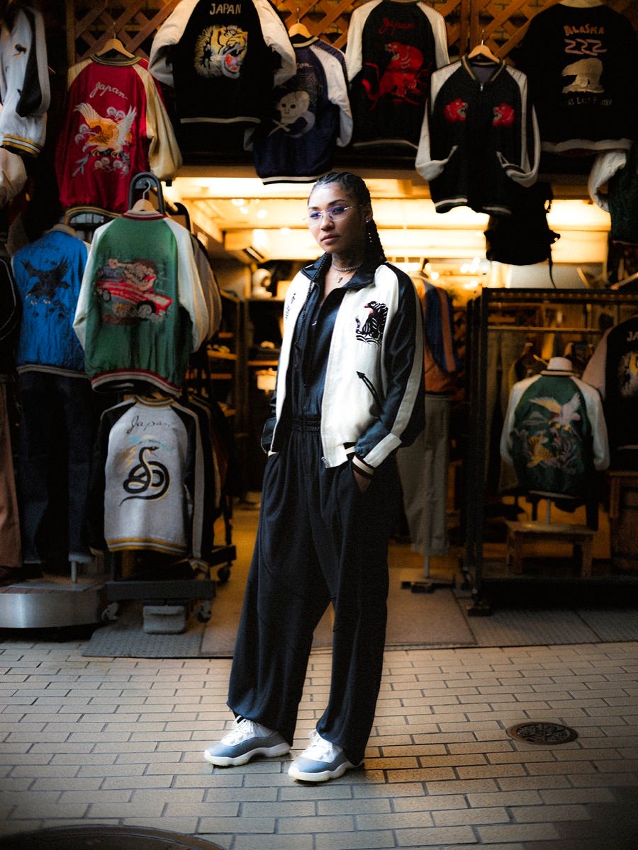 「エア ジョーダン 11 ‘sukajan’」