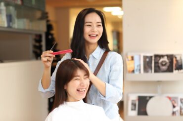 美容室の「指名料」って本当に払う価値あるの？ 美容師が明かす“指名しないと損をする”ケースとは | オトナンサー