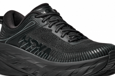 【長濱ねるも愛用】“歩くのが楽しくてたまらない”HOKAの名作「BONDI 7」が復刻。ファッション界を席巻した極上の履き心地とは｜Pen Online