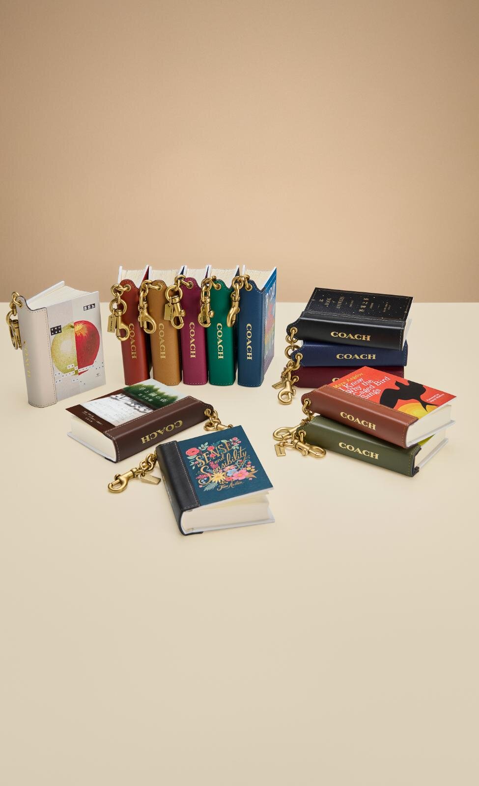 ブック バッグ チャーム ※「蜜蜂と遠雷」「羊と鋼の森」以外は日本展開なし