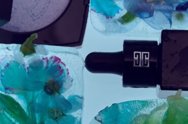 低温ブルー&グリーンで透明感アップ。エディター注目12選【2026年春の新作コスメ】 | Vogue Japan