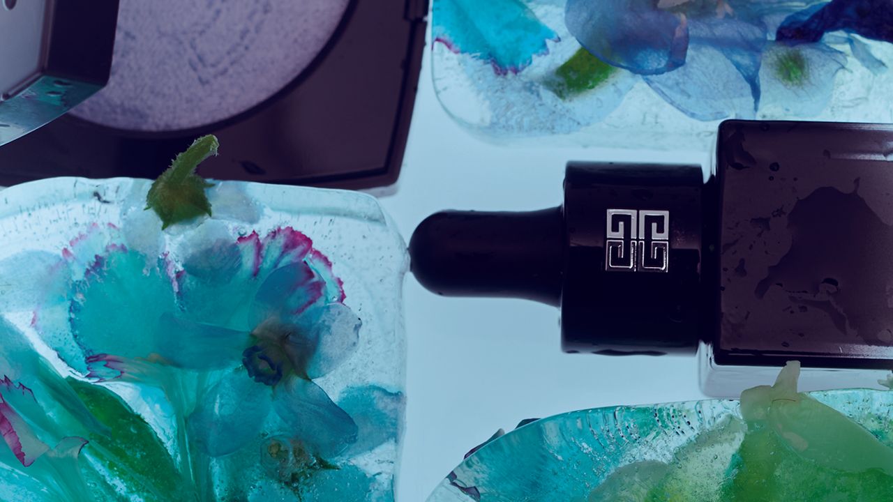 低温ブルー&グリーンで透明感アップ。エディター注目12選【2026年春の新作コスメ】 | Vogue Japan 低温ブルー&グリーンで透明感アップ。エディター注目12選【2026年春の新作コスメ】 | Vogue Japan