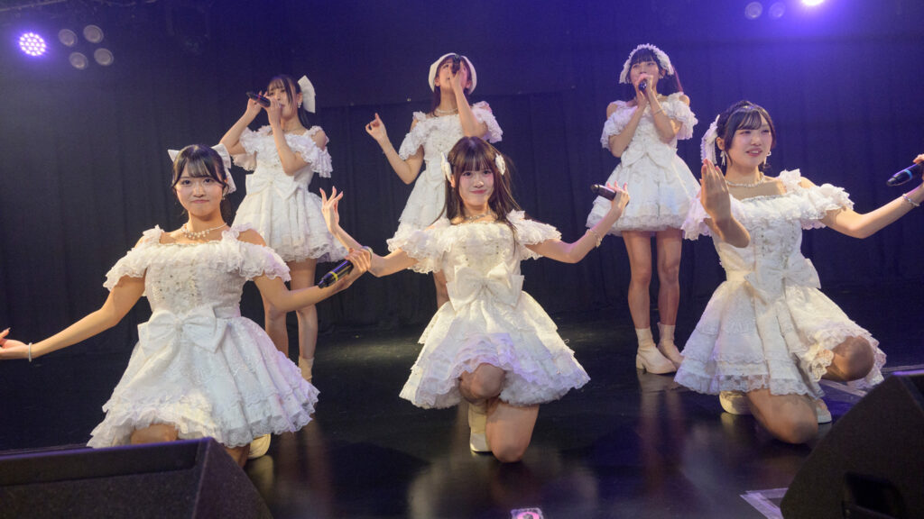 【ライブレポート】Sophià la Mode、新世代アイドルグループとして鮮烈デビュー | BARKS