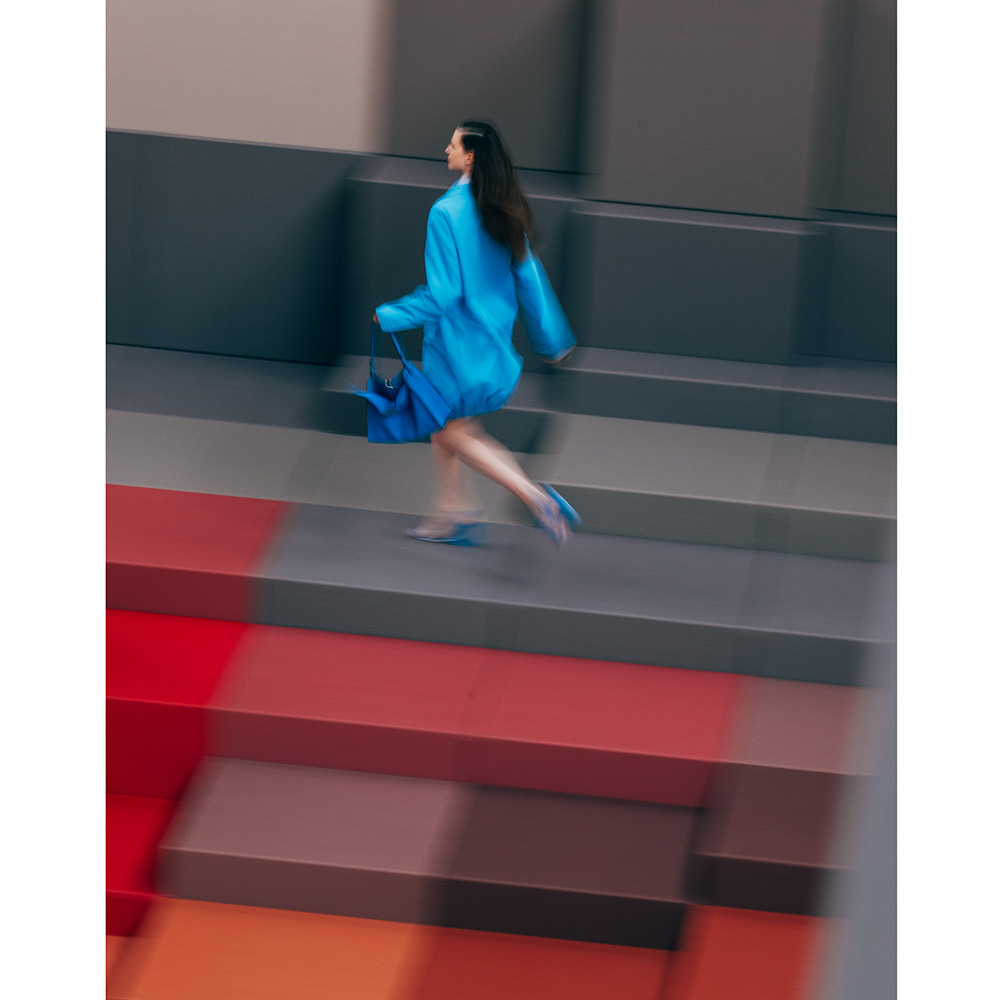 FENDIがソフトな新作ホーボーバッグ“フェンディ ウェイ”を発売！