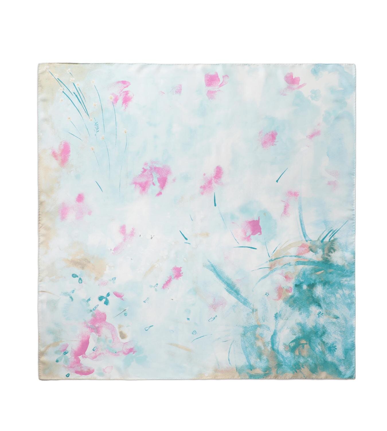 「ハンド プリンテッド シルク スカーフ(ブルー)」27,500円 ※シーズン限定カラー