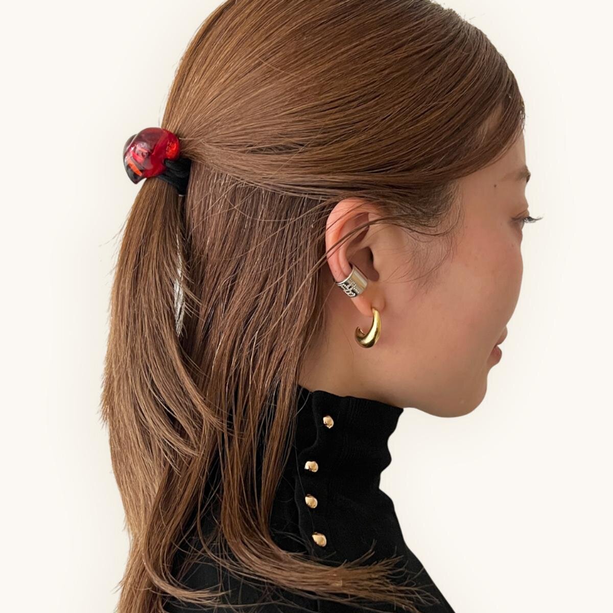 「ハート ドロップ ポニー カフ」スモール 6,930円、ミディアム 9,900円、ラージ 13,200円