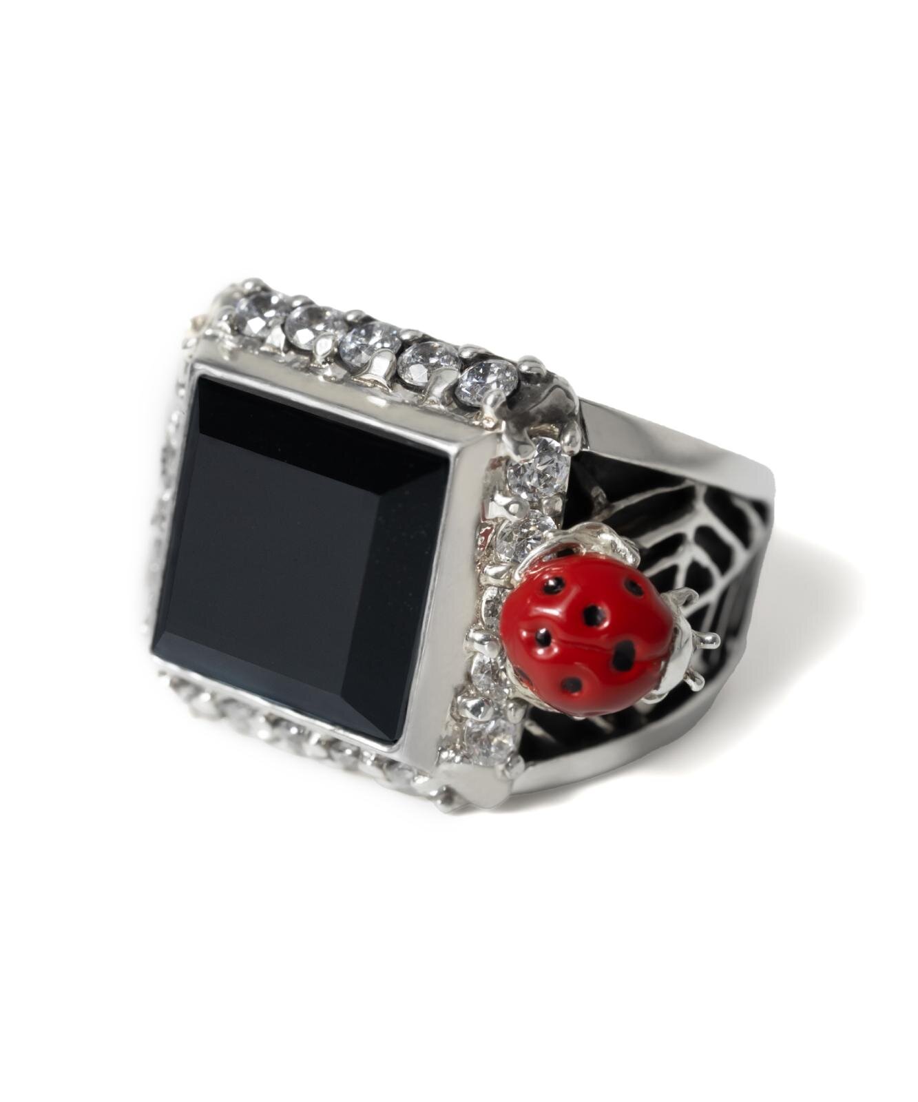 「シークレット ガーデン」オニキスリング 152,900～195,800円 