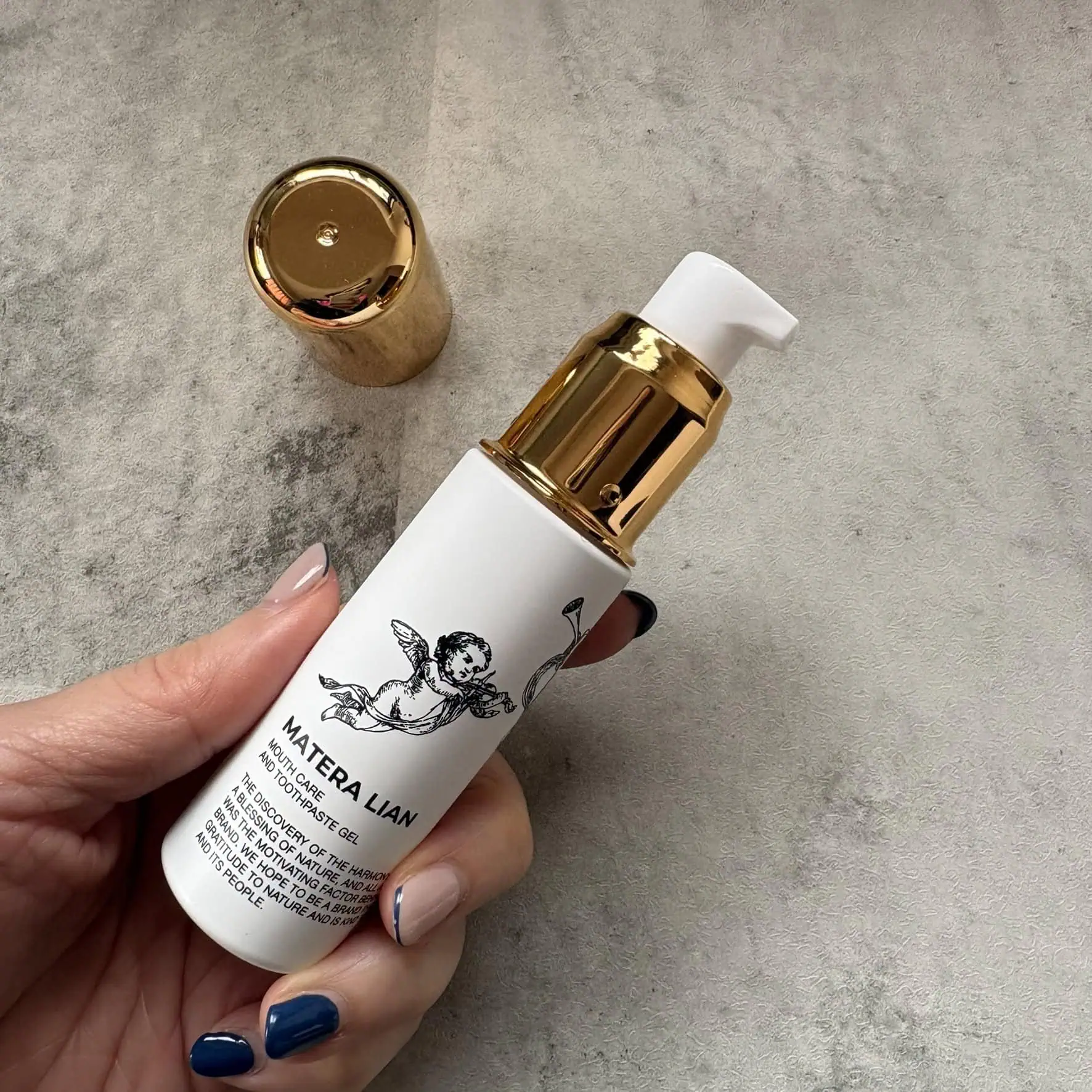 マテラリアンのジェル状歯磨き粉、マウスケア アンドトゥースペーストジェル