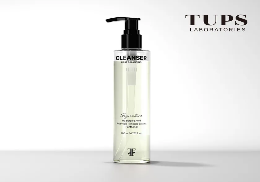 クレンジング：TUPS First Balancing Gel Cleanser