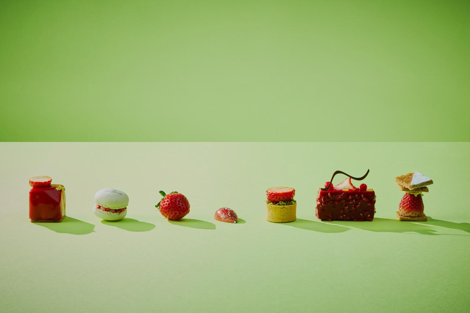 大阪ステーションホテル「いちごアフタヌーンティー」大粒苺のパフェ＆ビターチョコフォンデュ｜写真3