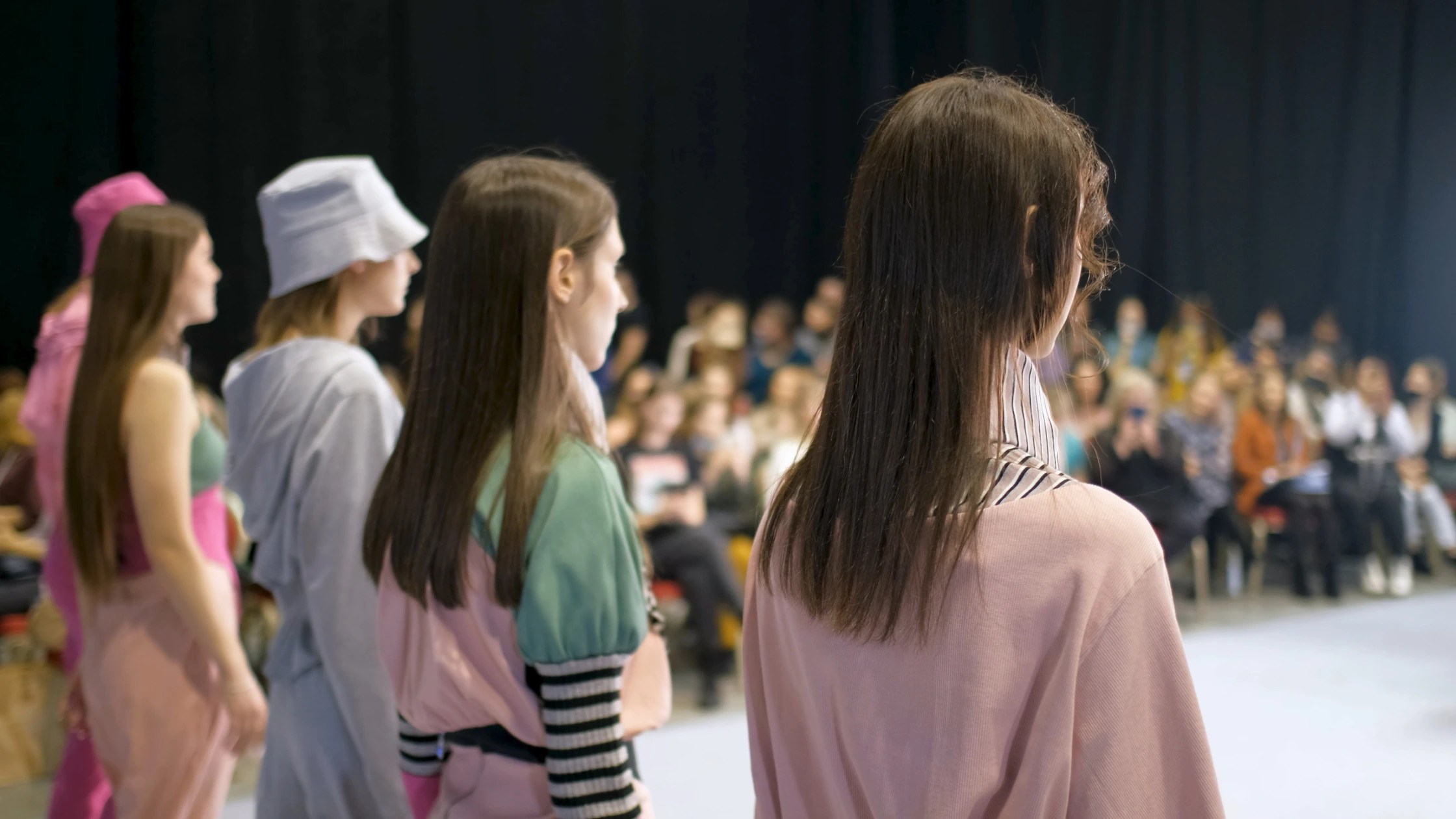 パリ ファッションウィーク ウィメンズ 2026年秋冬コレクション 公式日程と参加ブランド パリ ファッションウィーク