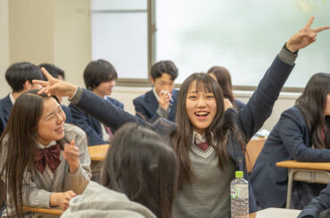 「大阪 おもろい 化粧品」で見つかったモントリッチ株式会社が大阪偕星学園高校で“おもろい”美容ゼミを開催 - エキサイトニュース