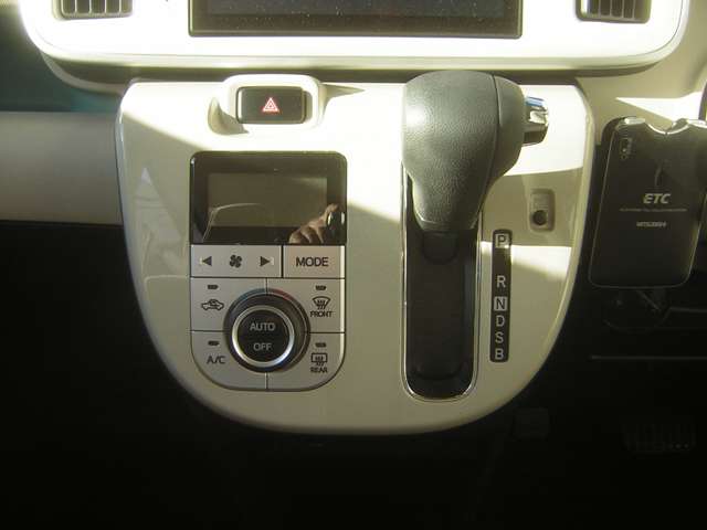 ダイハツ ムーヴキャンバス 660 X メイクアップ リミテッド SAIII ETC/バックカメラ/ナビ/両側スライドドア 広島県の詳細画像 その19