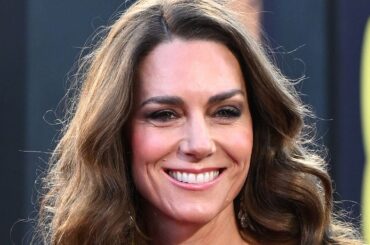 【BAFTA 2026】ベスト・ビューティールック集。ヴェラ・ウォン、キャサリン妃、ジェシー・バックリーらの最新メイク＆ヘア | Vogue Japan