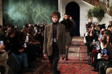 「ラルフ ローレン」が示す“冒険” 、アメリカンエレガンスの現在形 ｜ファッション｜ELLE［エル デジタル］