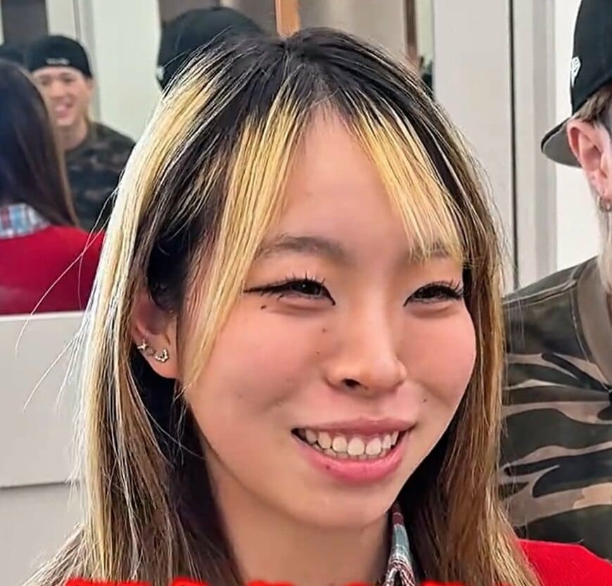 「も〜やばいです」金髪女性がバイト前にまさかのバッサリ!“Y2Kボブ”に「可愛すぎ」と大喜び!