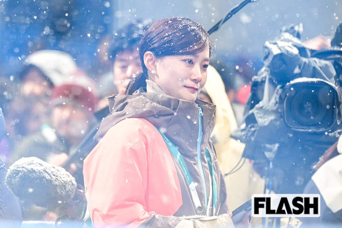 日テレ小髙茉緒アナ、女子ハーフパイプでの銅メダル獲得に「まじアツい」とハイタッチ…隣では“フジのベテラン美人アナ”が全力中継