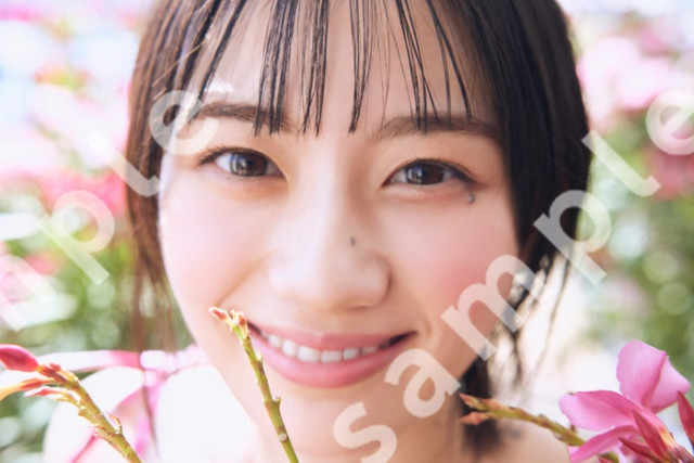 乃木坂46川崎桜、1st写真集発売記念YouTube生配信決定 限定特典ポスター＆メッセージカードも公開