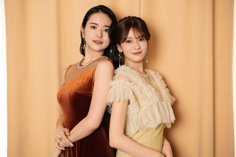 左から　小南満佑子、奥田いろは（乃木坂46）