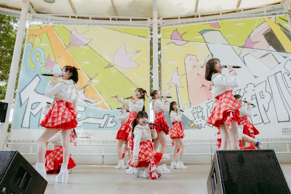 今一番ライブが見たいアイドル！SNS4億回再生『盛れ！ミ・アモーレ』で大躍進中のJuice=Juice、熱気あふれる幕張イベントレポ