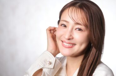 大沢あかね「仕事と子育てで1日終了…」ネットニュースで整形疑惑が上がるほど急速に美人化した彼女が見つけた「美容時間」（前川 亜紀） | FRaU