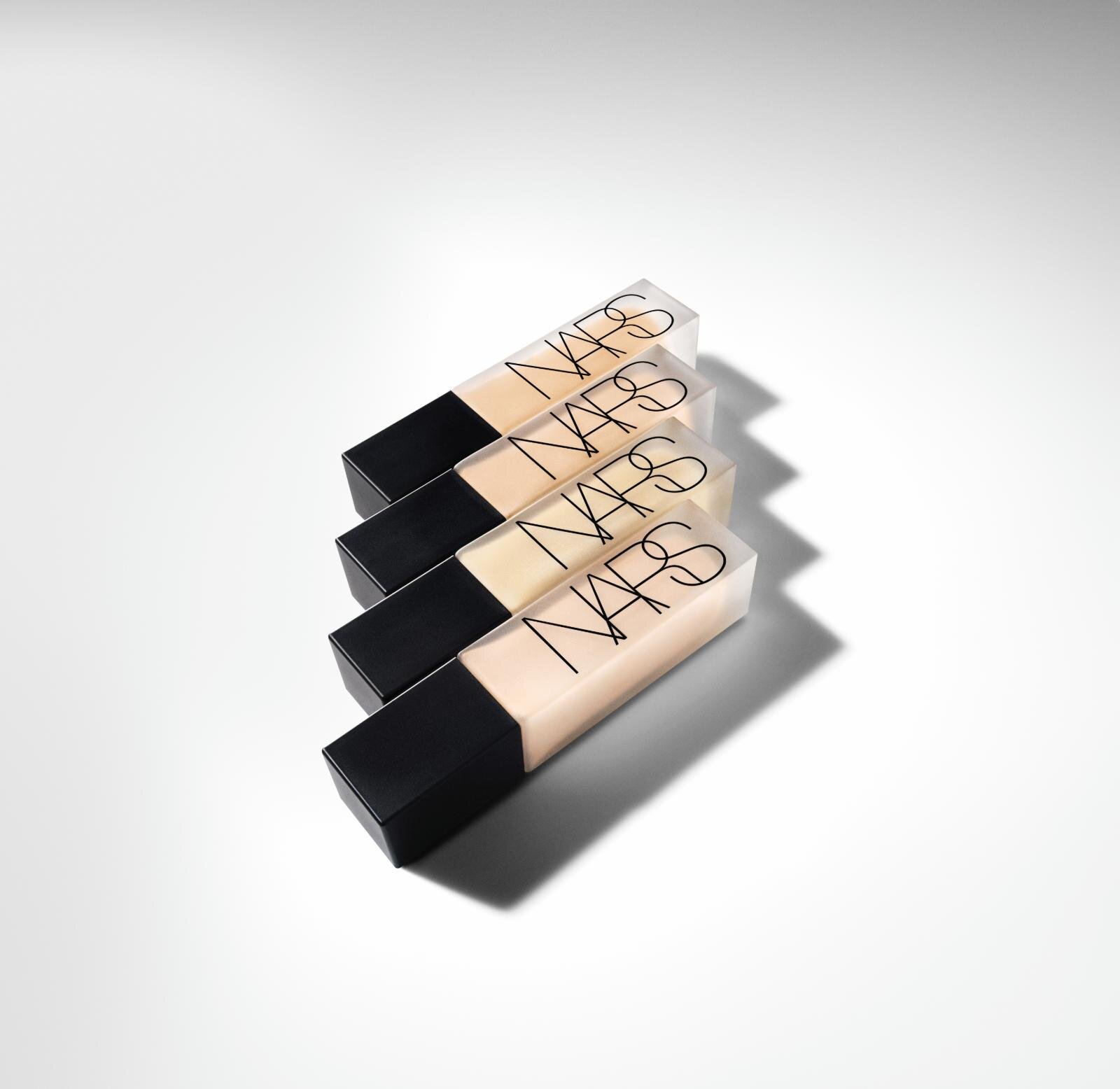 NARS26年春ベースメイク、毛穴レスな“シアーマット肌”を叶えるリキッドファンデ全15色｜写真8