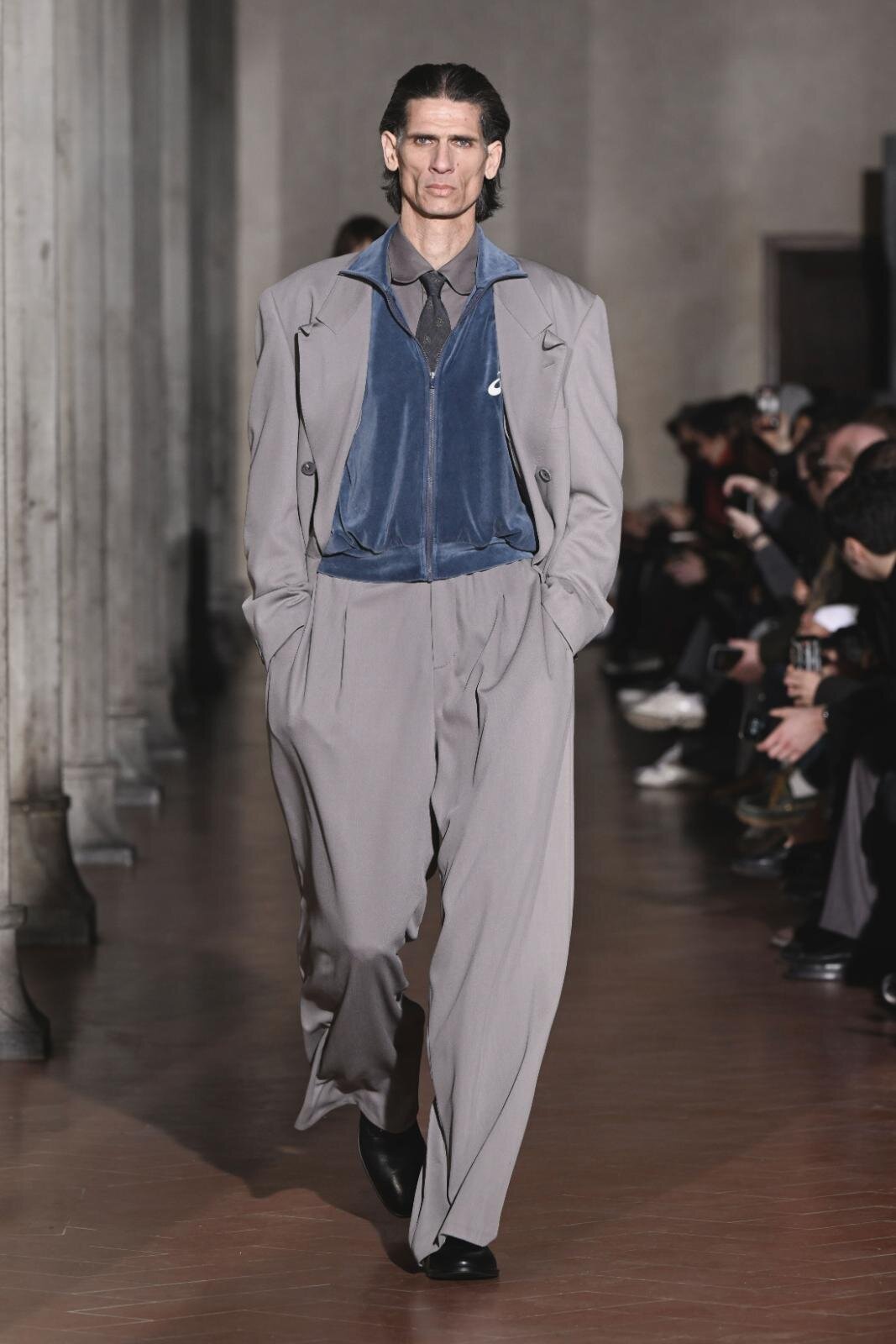 ソウシオオツキ 2026-27年秋冬コレクション - テーラードにユニークな“操作”を加えて｜写真21