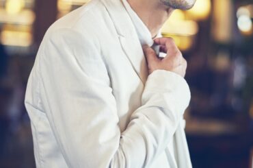 津田健次郎、声優活動30周年祝した記念フォトブック「津田健次郎　PHOTOBOOK since1995」発売決定。先行カット公開 - TOWER RECORDS ONLINE