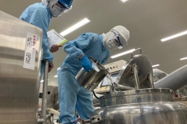 おむつ発想の日焼け止めクリーム「by365（バイサンロクゴ）」の新たな挑戦は、処方開発数100超の最難関「ジェルタイプ」。発売にこぎつけた研究者と製造技術者の奮闘とは？｜株式会社ナリス化粧品のストーリー｜PR TIMES STORY