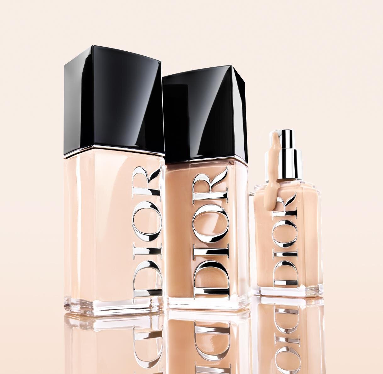 ディオール フォーエヴァー フルイド スキン グロウ SPF50 PA+++ 全11色 各8,030円 ディオール フォーエヴァー フルイド スキン ウェア SPF25 PA+++ 全11色 各8,030円
