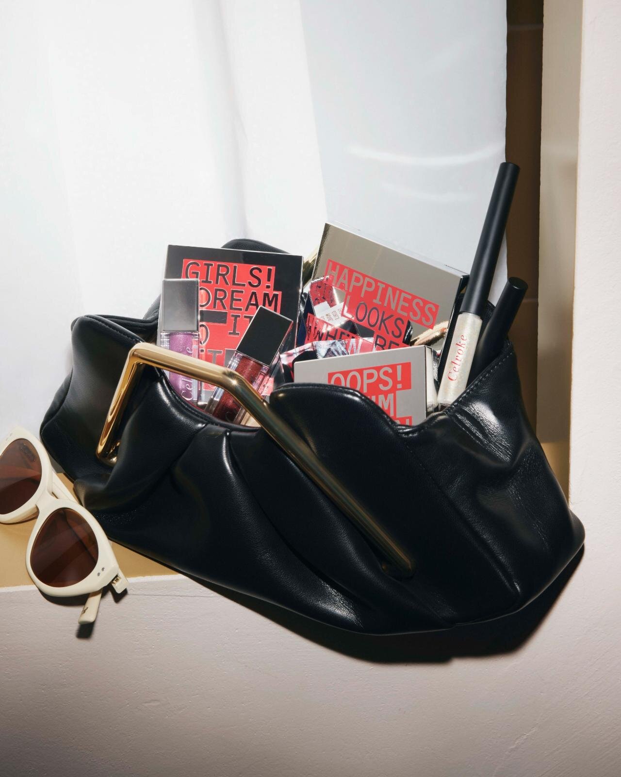 セルヴォーク26年夏コスメ、9色アイパレ＆じんわり発色リップに“夏夜のドライブ着想”煌めきカラー｜写真7