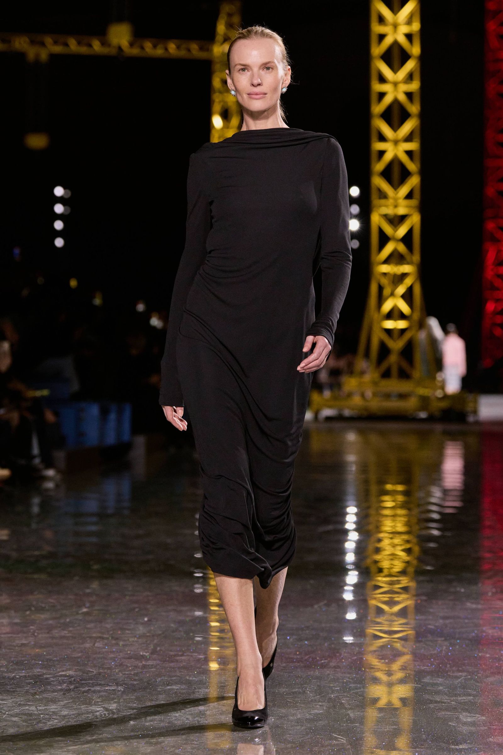 シャネルというパラドックス──マチュー・ブレイジーが称える、メゾンの相反する側面【202627年秋冬 パリコレクション】